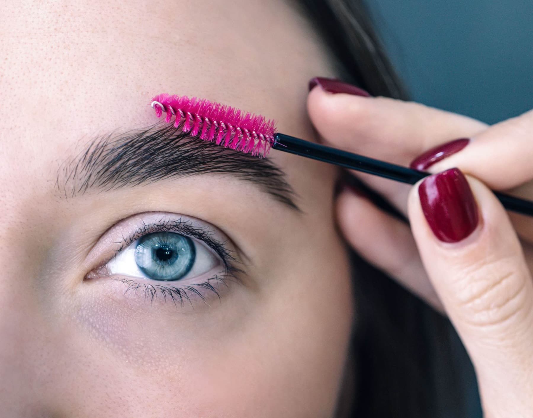 Лифтинг на вежди - brow lift, салон Medeja, Ниш